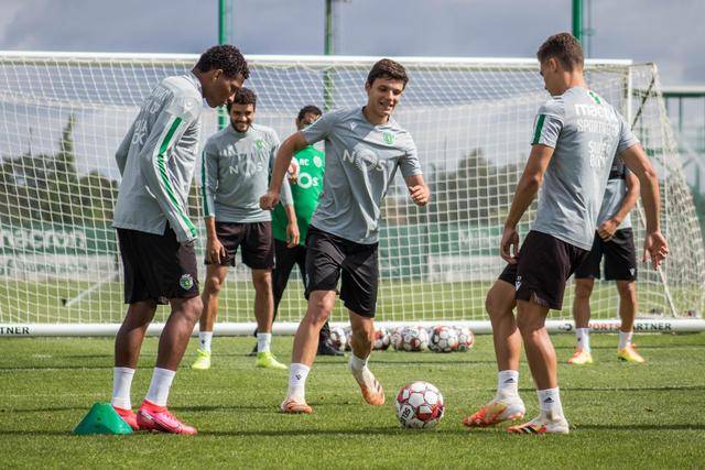 孙铭徽20+12广厦胜山西 邹阳16分福建大胜宁波