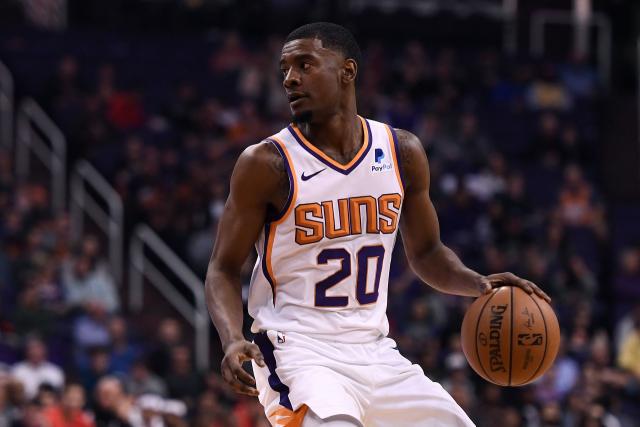 森林狼险胜独行侠升至西部第八 灰熊大胜黄蜂