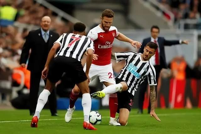 浓眉36+15+8里夫斯26+16 国王遭湖人四杀6连败